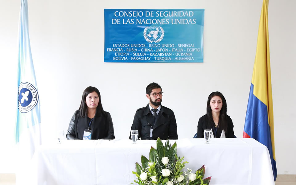 ESTUDIANTES REALIZAN PRIMERA SIMULACIÓN DEL CONSEJO DE SEGURIDAD DE LA ONU